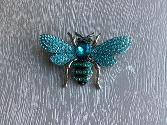 Gorgeous Retro Silvery Bee Brooch W/ Aqua Encrusted Wings & Green & Black Rhinestones