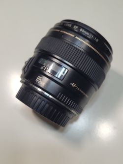 Canon 85mm 1.8 lens