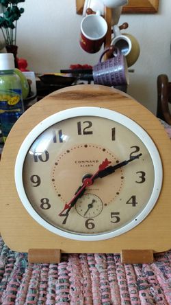 Vintage working condition 👌 1950s alarm clock