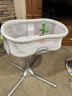 Halo Basinet like new