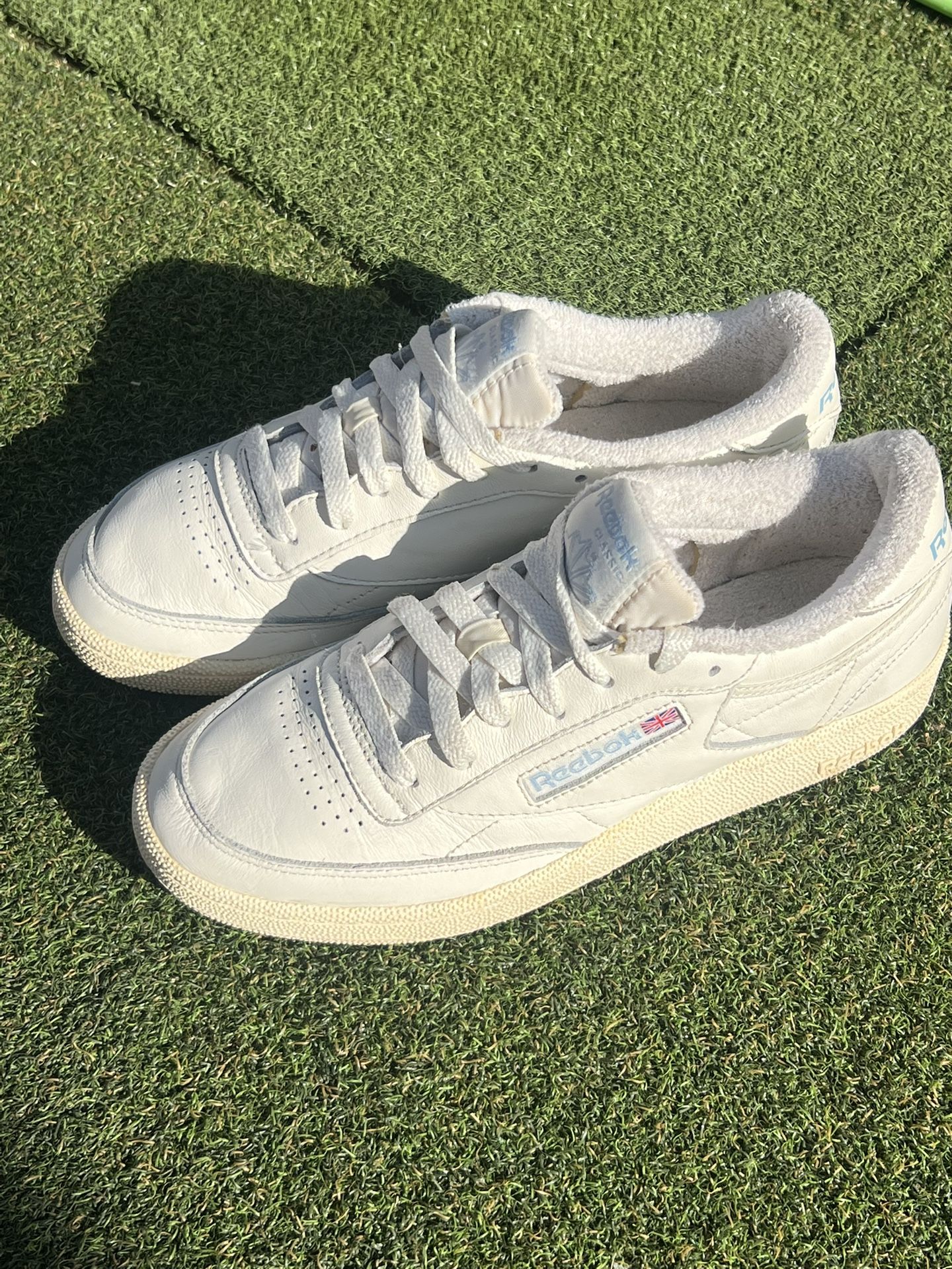 Reebok Shoes Size 5 1/2 men’s || Women’s Size 7