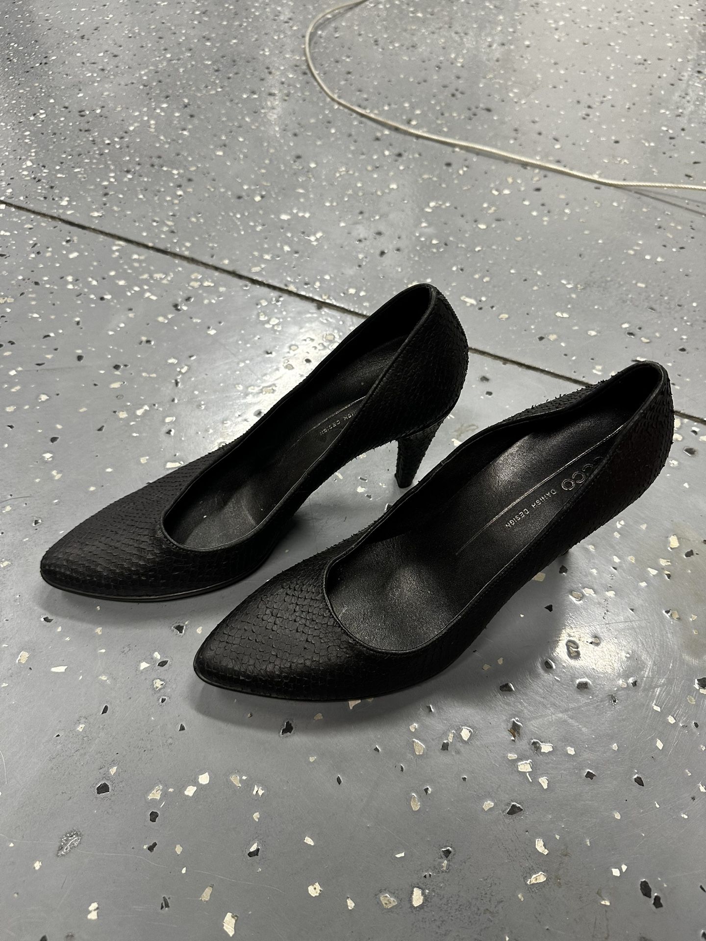 Ecco Snake Skin Heels. 39