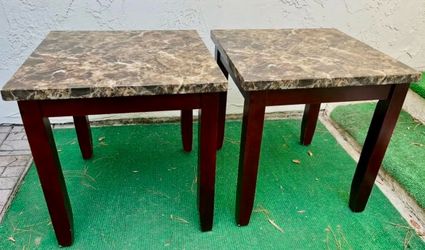 Pair of Matching Faux Marble End Tables – good Condition!
