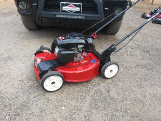 LIKE BRAND NEW TORO SELF PROPELLED MOWER WITH KOHLER ENGINE