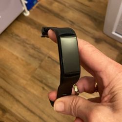 2 Smart Bracelets