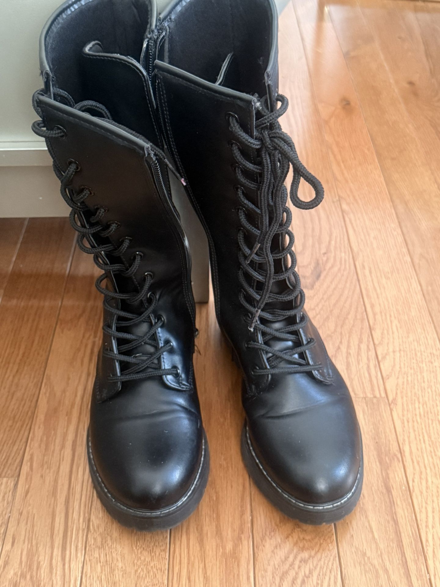 Steve Madden Combat Boots Size 6