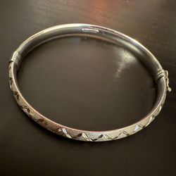 Bracelet.