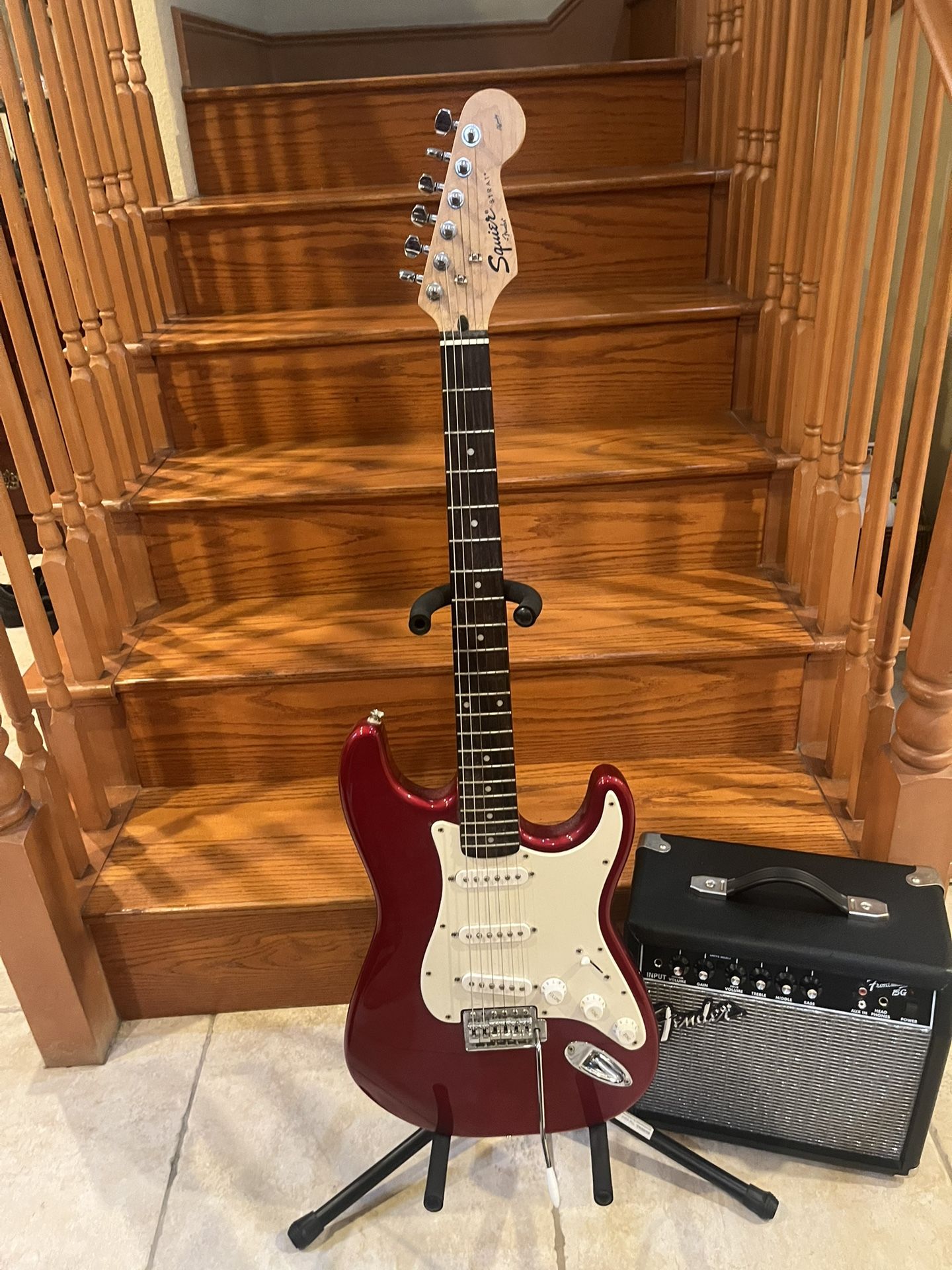 Squier Affinity Stratocaster (Mint) W/ Fender Amp