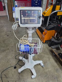 PHILIPS VS3 VS4 VITAL SIGNS MONITOR SPO2 BPM CLINIC CART MED