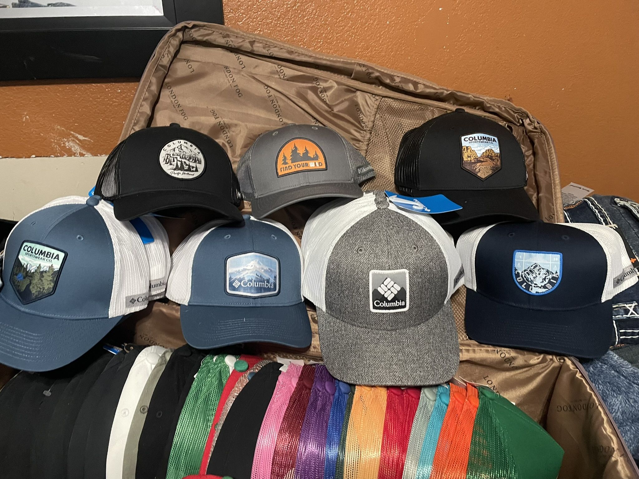 Columbia Hats , Gorras ,cachuchas Columbia , Original Nuevasc$20 Cada Una Seagoville Tx