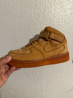 Nike size 2 Y in boys
