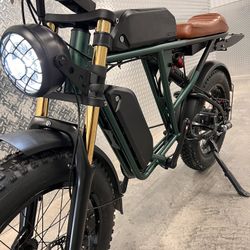 750 Watt Dual Battery Electric Ebike, 26ah Total Amp Batteries (Removable), 33mph, 80 Mile Distance(short Seat)