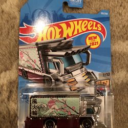 Hot wheels 2021 number 102 Raijin express