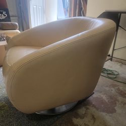 Vintage Tan Leather Swivel Chair
