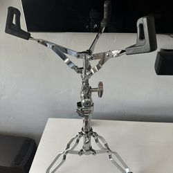 Pearl S930 snare drum stand. Like new