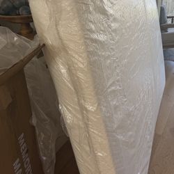 Brand New! Still In Packaging Mattress. Full/Double 10” memory Foam Mattress