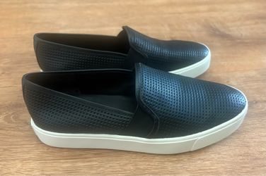 Vince Blair Perforated Women’s Leather Sneakers. Size 5.5