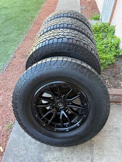 18 Chevy Silverado on 35x12.50r18 tires