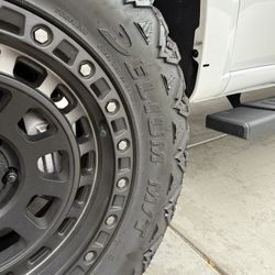 Mudd terrain tires 35x12.50x20