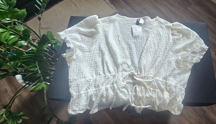 🛑🛑BRAND NEW Women's Top H and M Size2XL 🎯