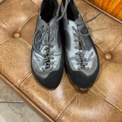 La Sportiva Nago Women’s Climbing Shoes Size 39 Or 7.5 Women’s 