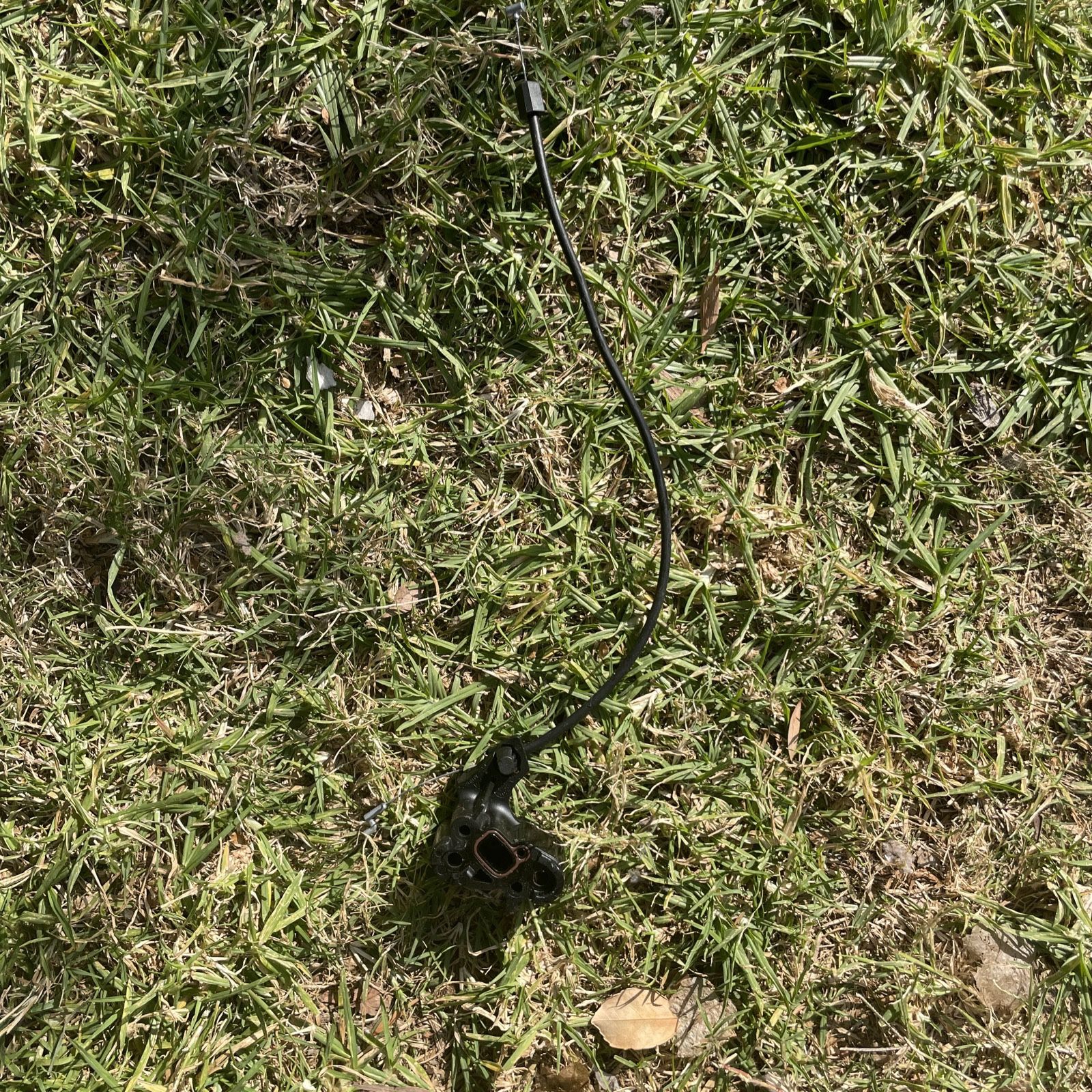 WEED EATER FEATHERLITE XTREME FX26S 25cc 26" STRING TRIMMER CARBURETOR ADAPTER. PREOWNED good shape.