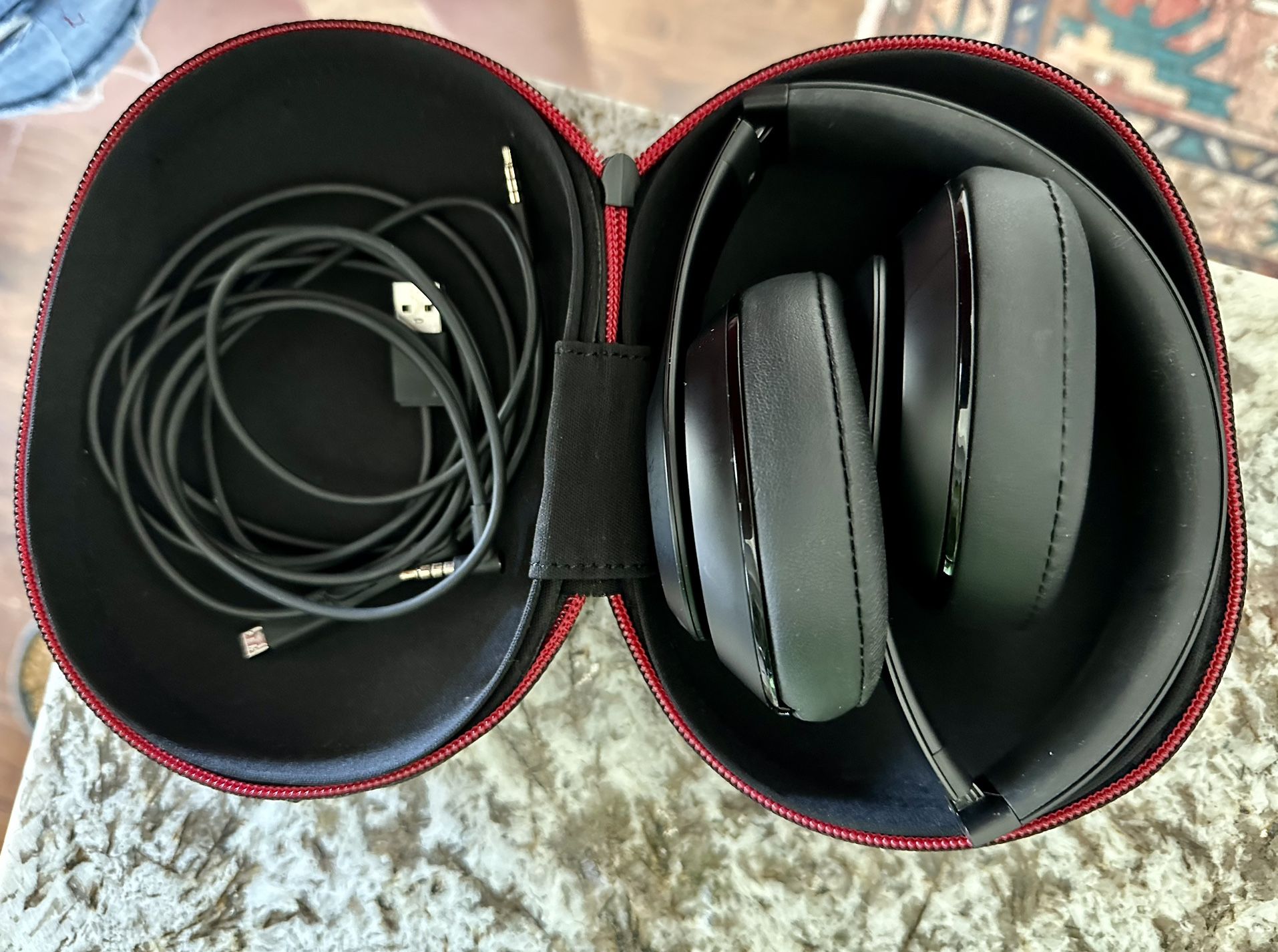 Beats by Dre Studio 2 Wireless headphones