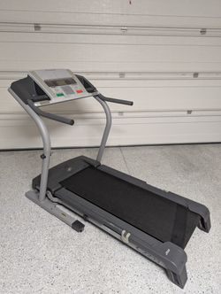 NordicTrack C2255 Treadmill - Excellent Condition