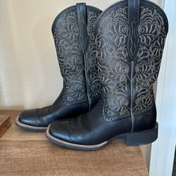 Women’s  boots 6 1/2 B