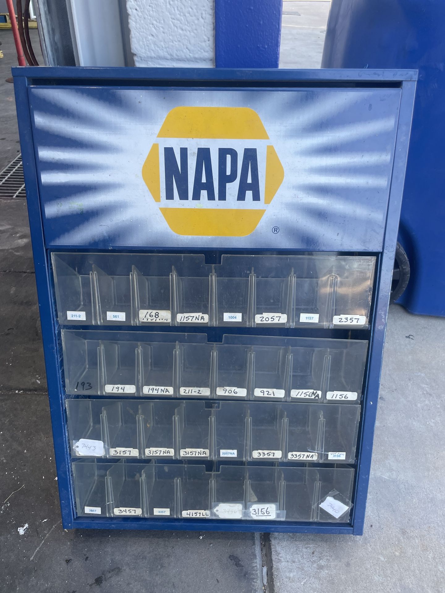 Napa Bulb Cabinet