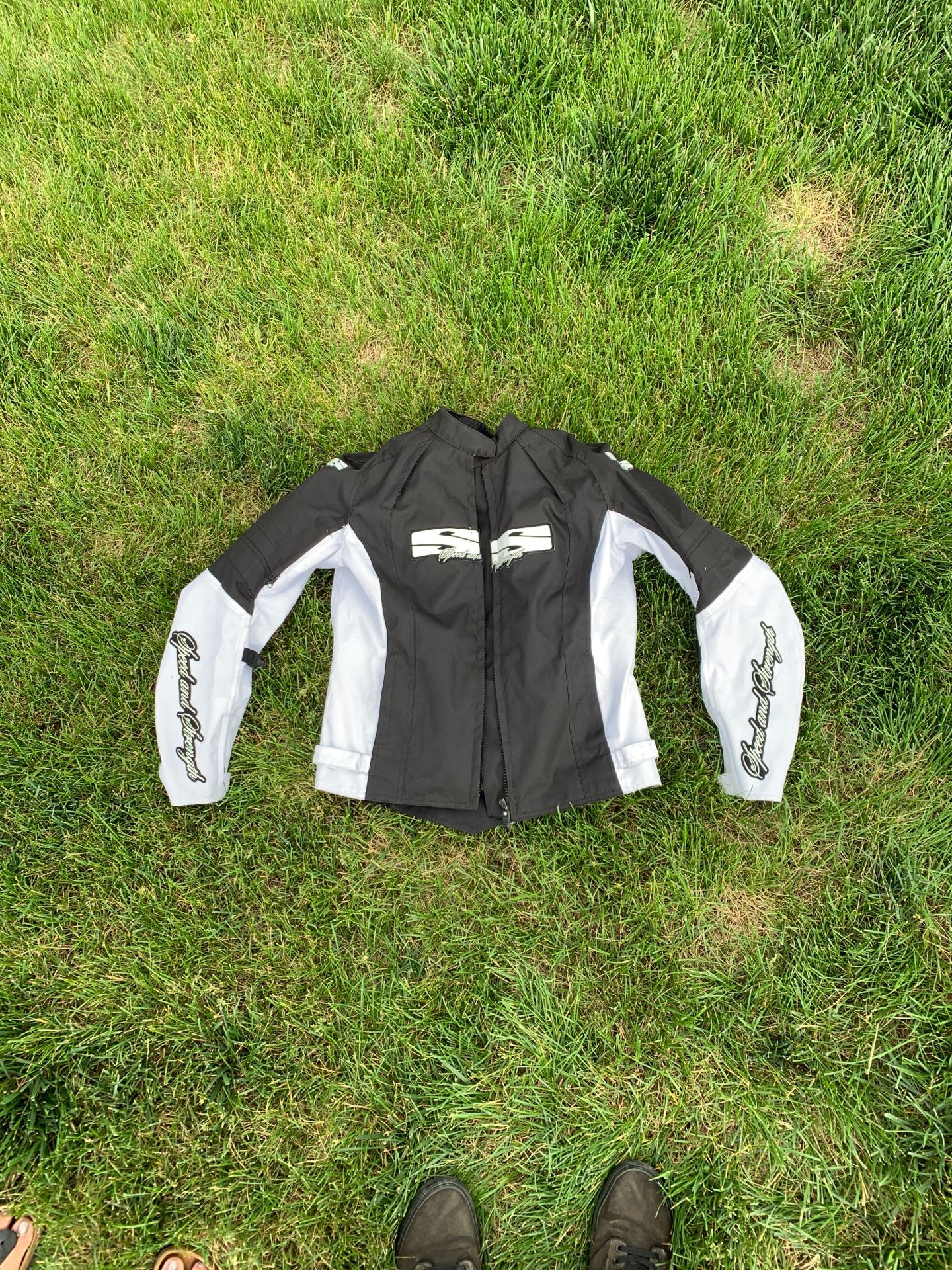 Women’s Medium, S&S motorcycle jacket with shoulder and back pads embedded