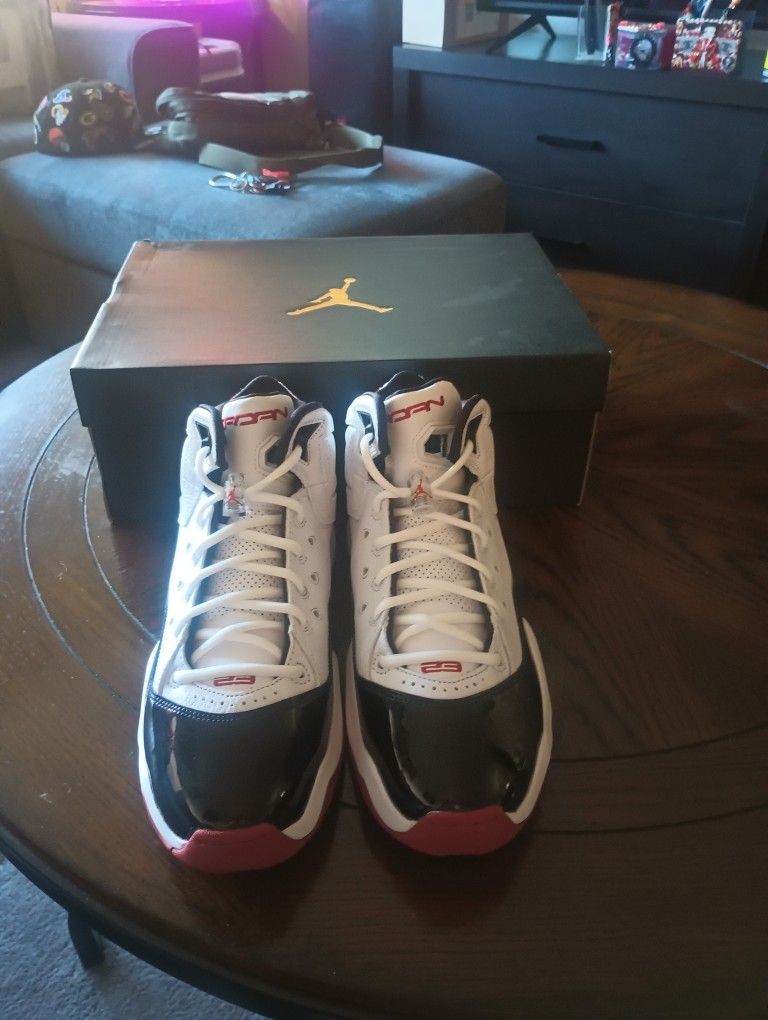 AIR JORDAN B'LOYAL RETRO MENS SIZE "9" BRAND NEW NEVER BEEN WORN OR TRIED ON FLAWLESS $325 https://offerup.com/redirect/?o=Ty5CTw==. MUST PICK UP