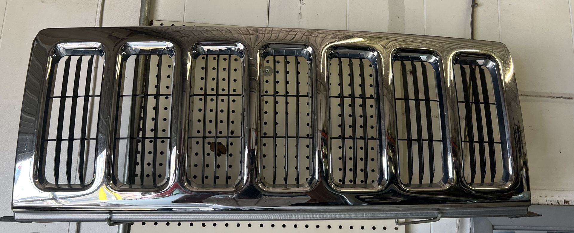 2009 jeep commander chrome grille, Parts 
