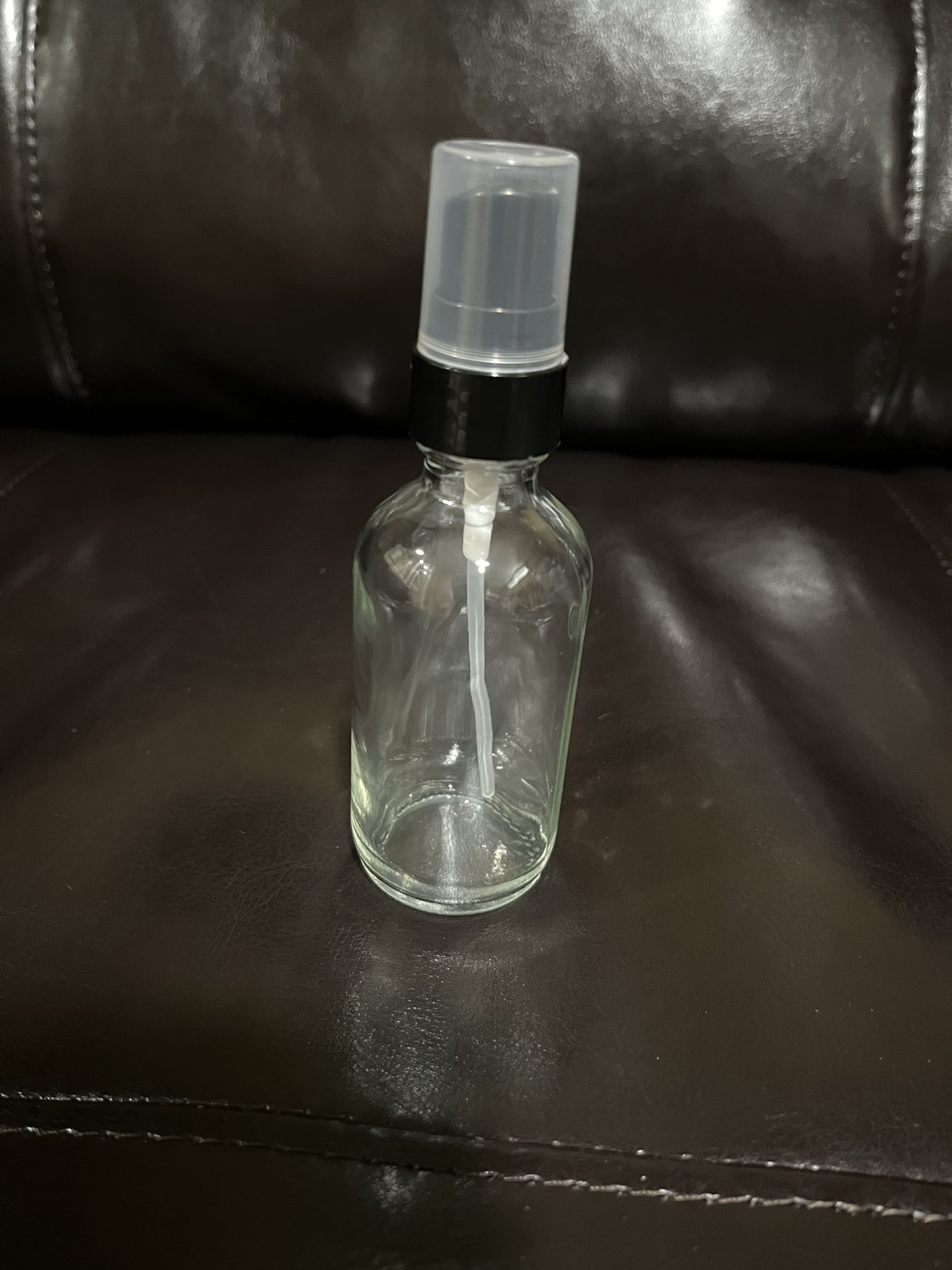 2 Oz Glass Bottles w/ Spray Top (24)