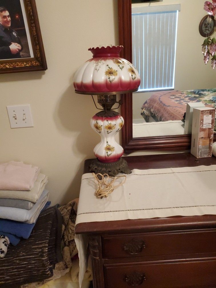 Antique Oil Lamp Converted to Electric Lamp Collectibles & Art