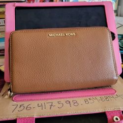 Brand New Michael Kors Wallet