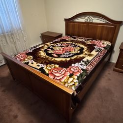 Stanley Furniture Solid Wood Queen Bedroom Set – Excellent Condition