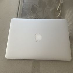 2014/15 Macbook Air 13 1.4 i5 4GB 128G 