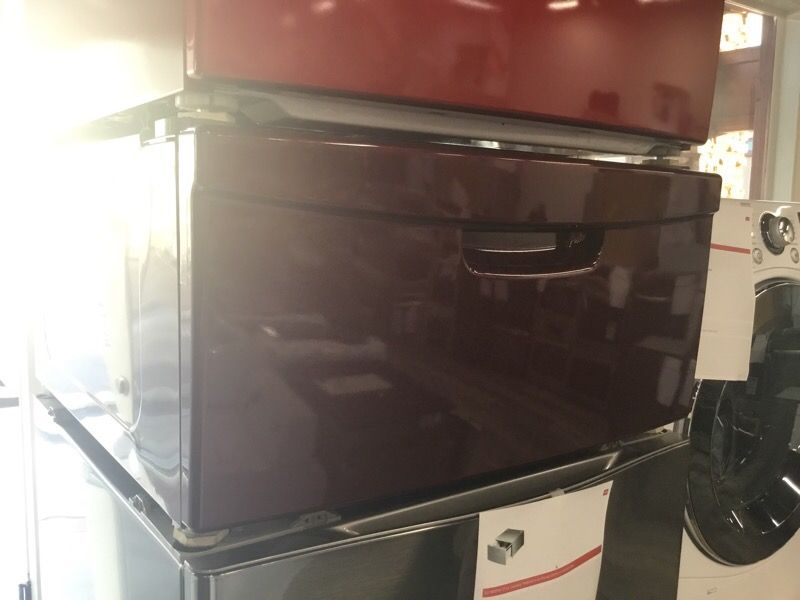 Samsung 14.2-in x 27-in Merlot Laundry Pedestal with Storage Drawer