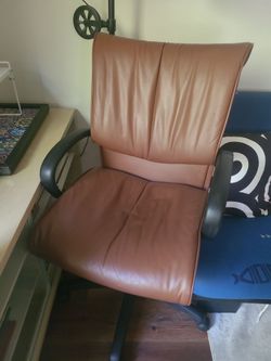 Desk chair