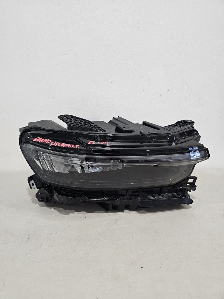 Grand Cherokee Right Headlight 2022 2023 2024