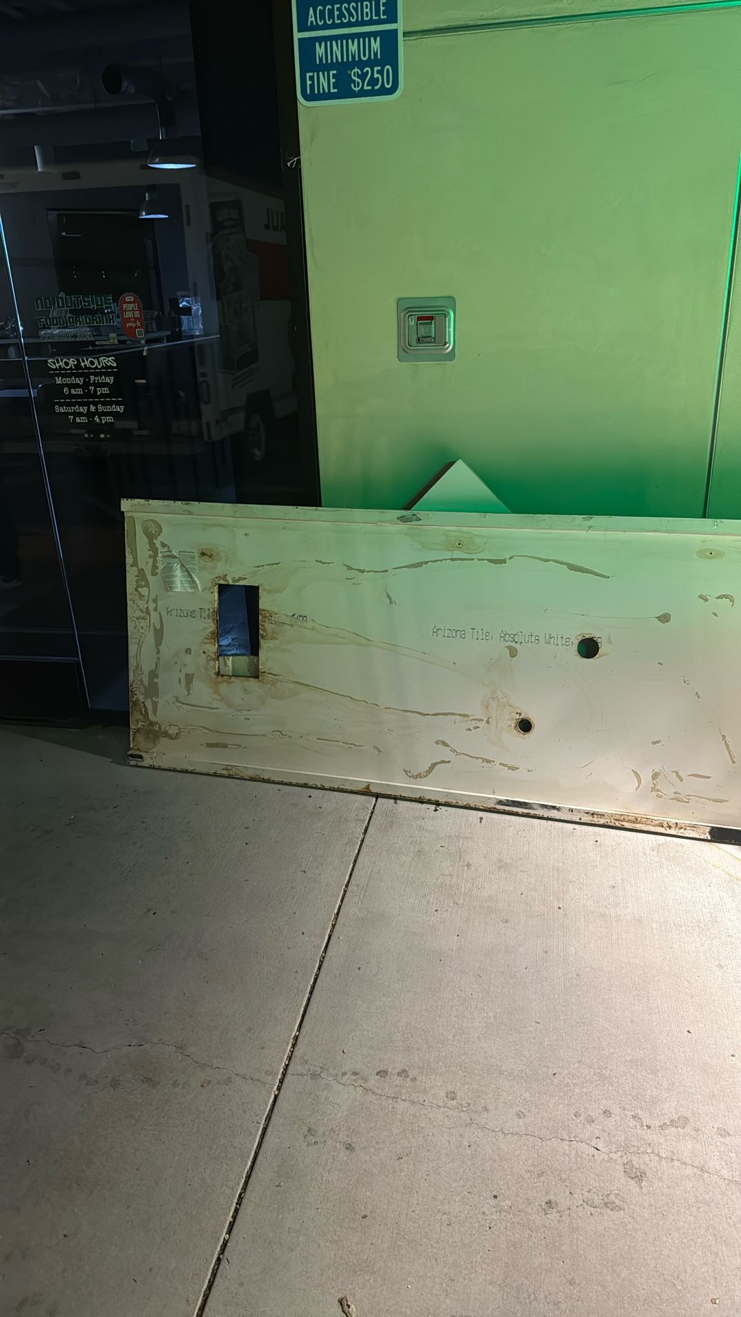 60-100 sq ft WHITE QUARTS SCRAP