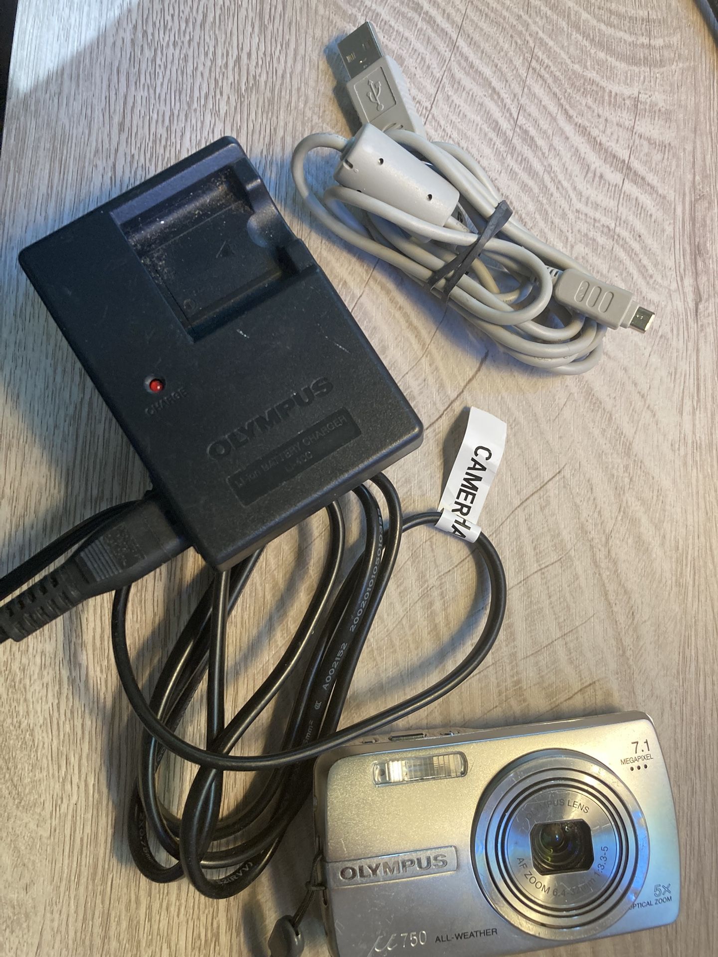 Olympus μ750 Camera Olympus μ750 Camera