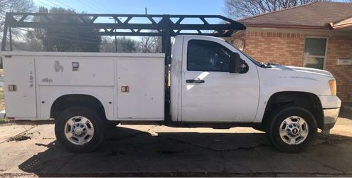 2011 GMC 2500 utility truck