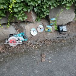 Makita Cordless Saw With Battery Pack And Saws 