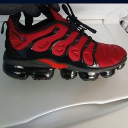 NIKE VAPORMAXX....SIZE 9 MENS NO TRADE!