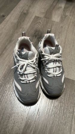 SKETCHERS SIZE 7.5