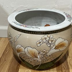 Large Ceramic Planter (Great Condition) 10H x 12L