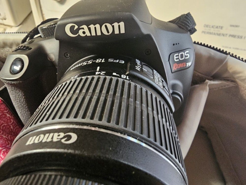 Canon Rebel T6 Dslr