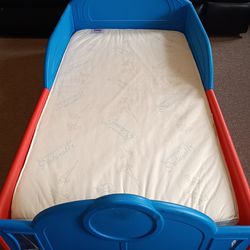 Toddler bed